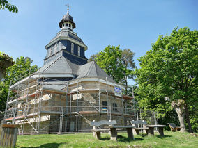 Einrüstung der Weingartenkapelle (© Karl-Franz Thiede)